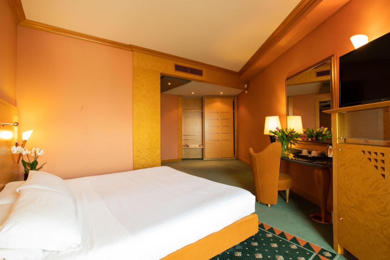Shg Hotel Antonella Pomezia Buitenkant foto