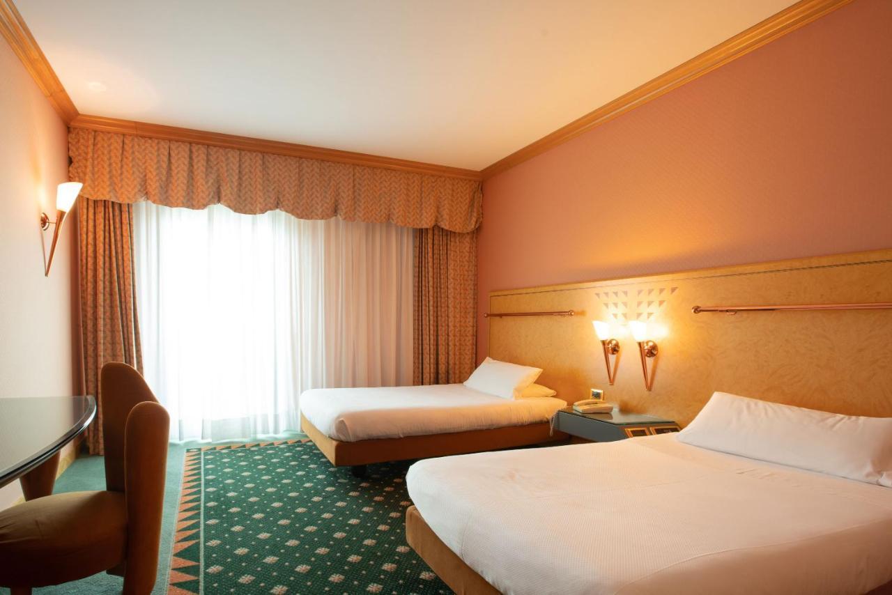 Shg Hotel Antonella Pomezia Buitenkant foto