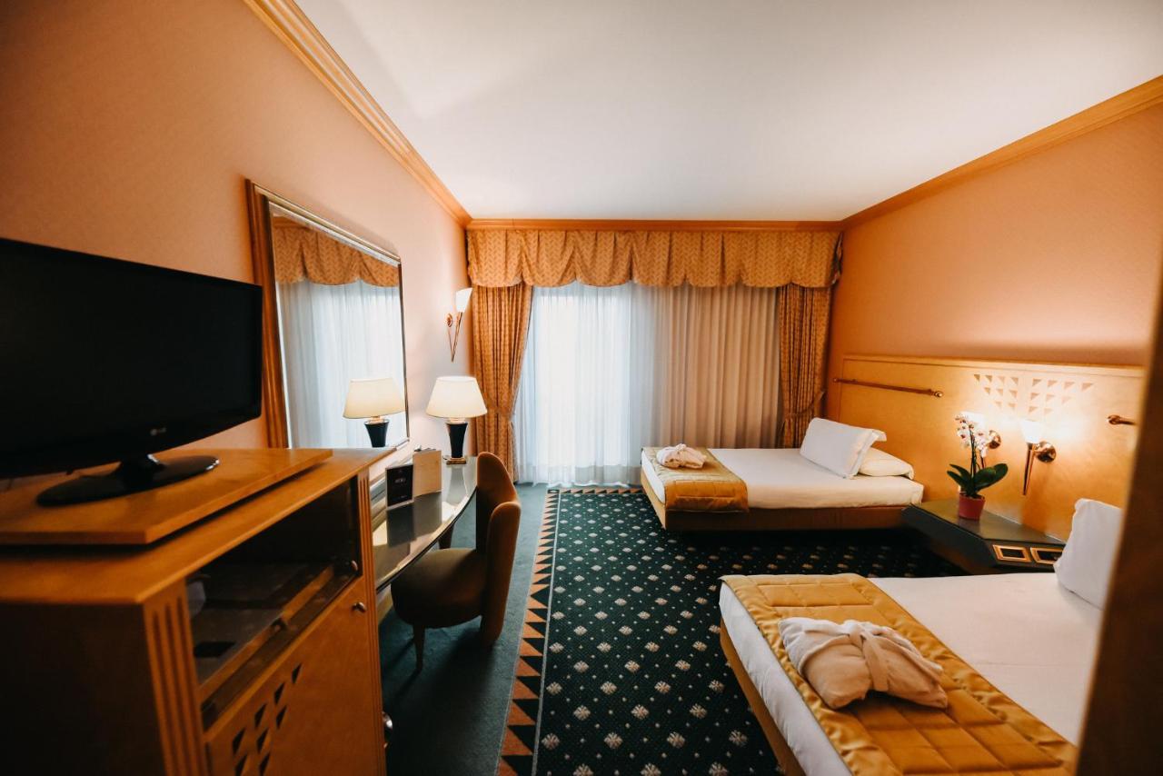 Shg Hotel Antonella Pomezia Buitenkant foto