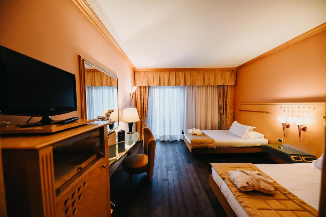 Shg Hotel Antonella Pomezia Buitenkant foto