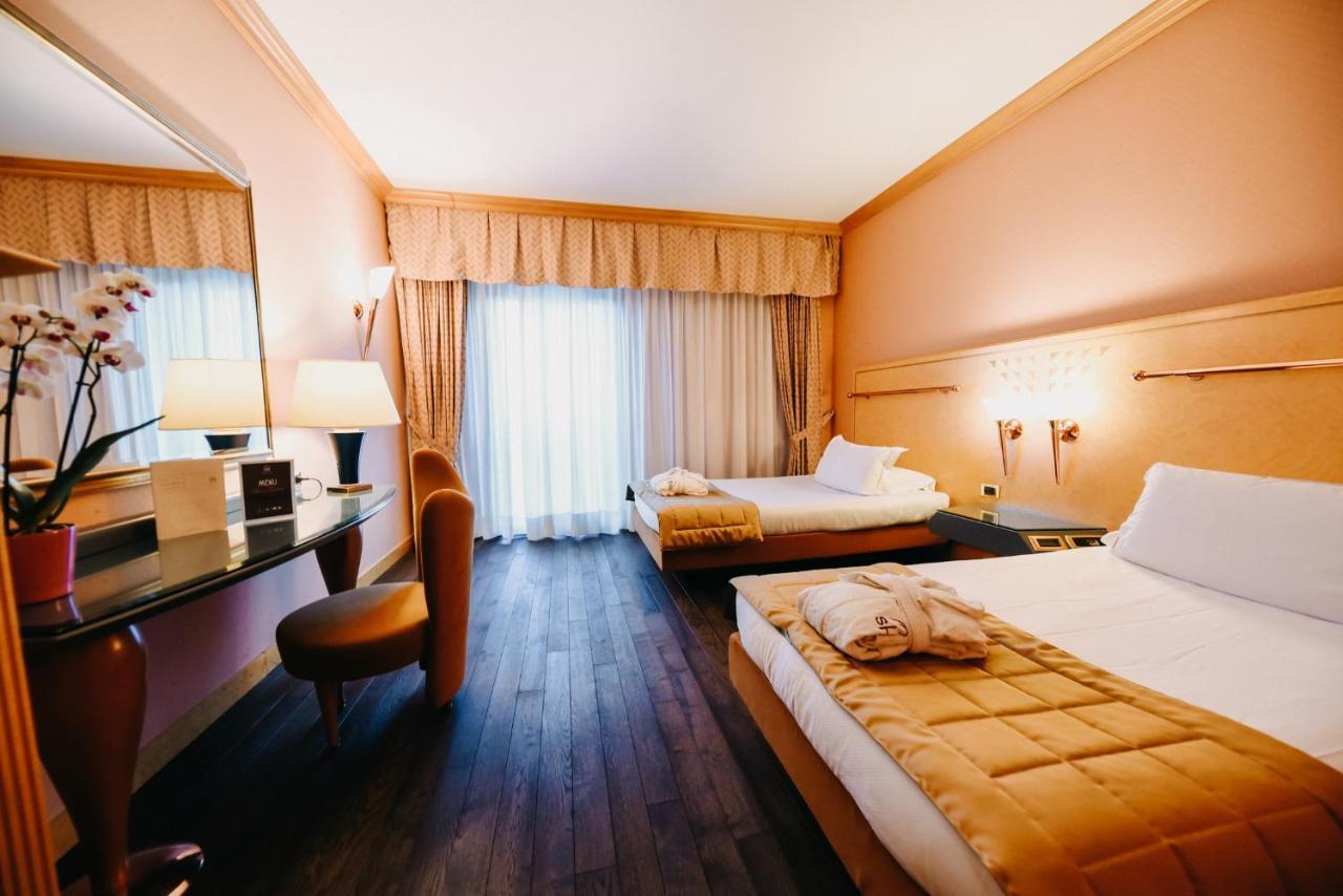Shg Hotel Antonella Pomezia Buitenkant foto