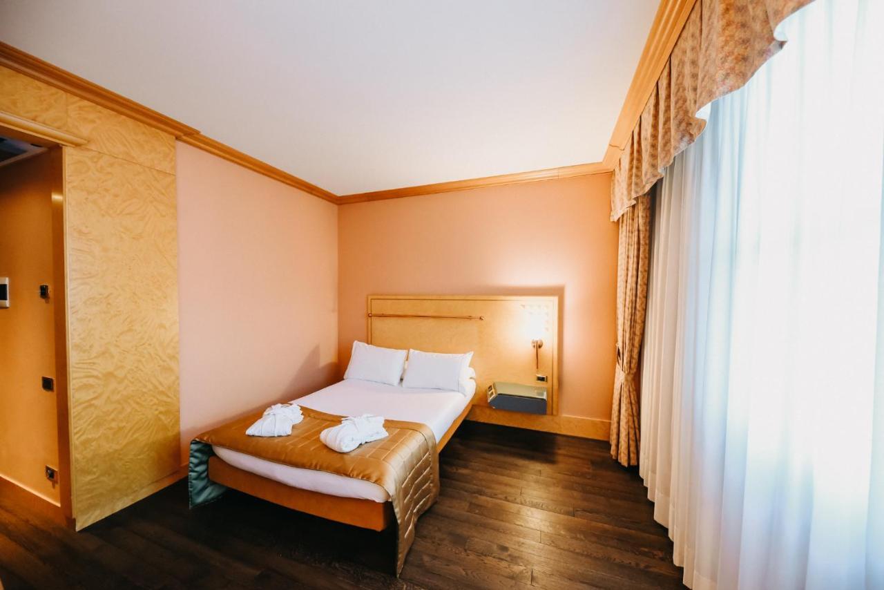 Shg Hotel Antonella Pomezia Buitenkant foto
